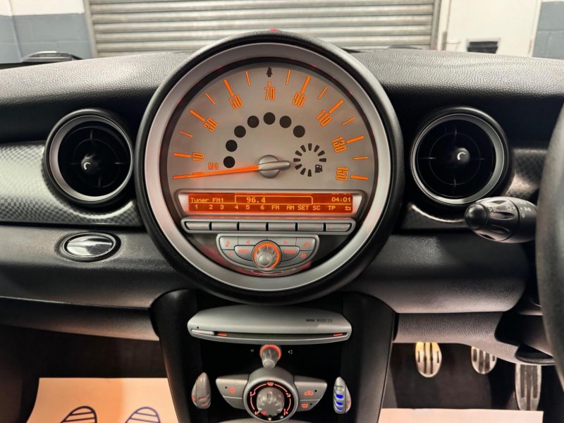 MINI HATCH