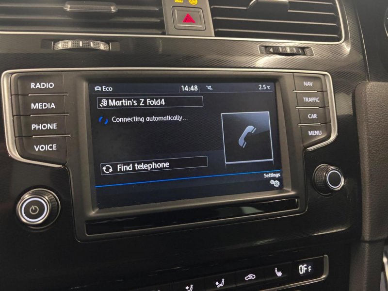 VOLKSWAGEN GOLF