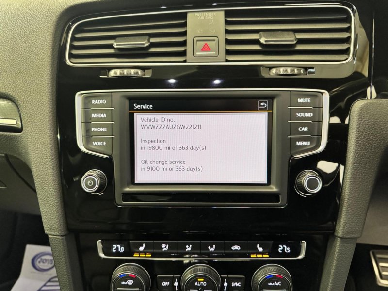VOLKSWAGEN GOLF