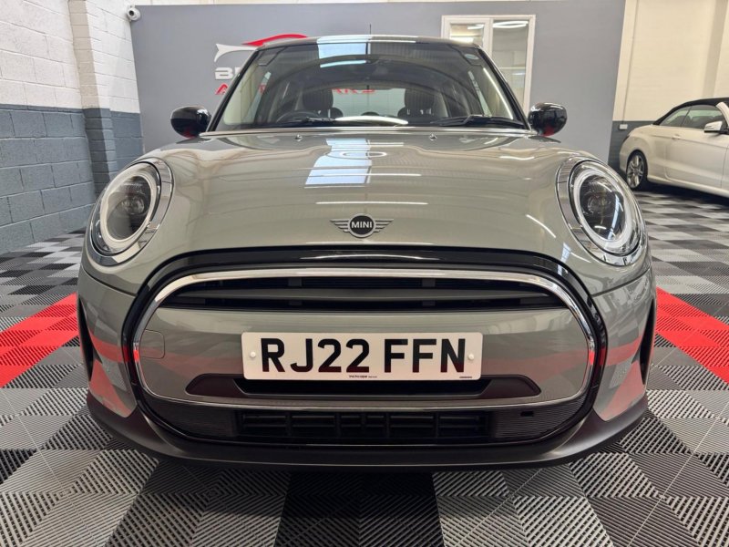 MINI HATCH