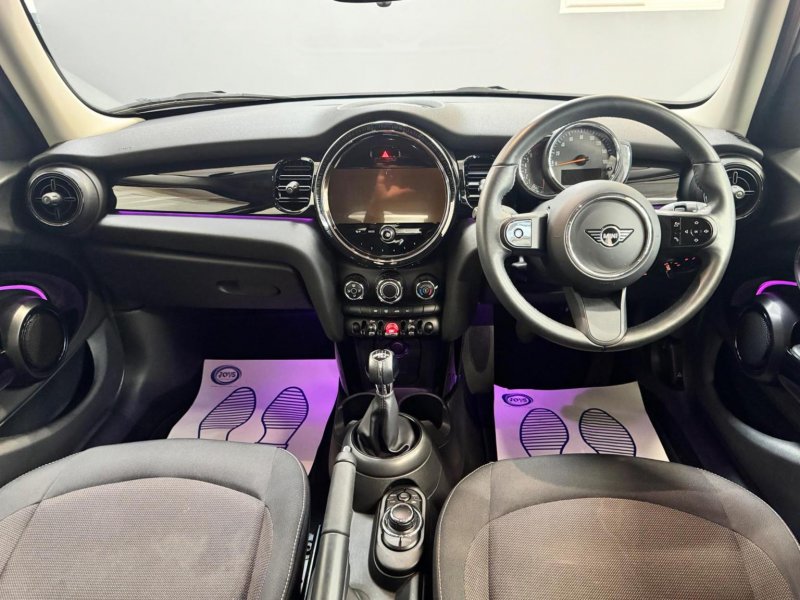 MINI HATCH