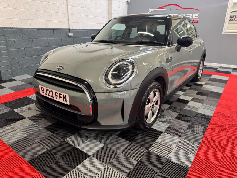 MINI HATCH