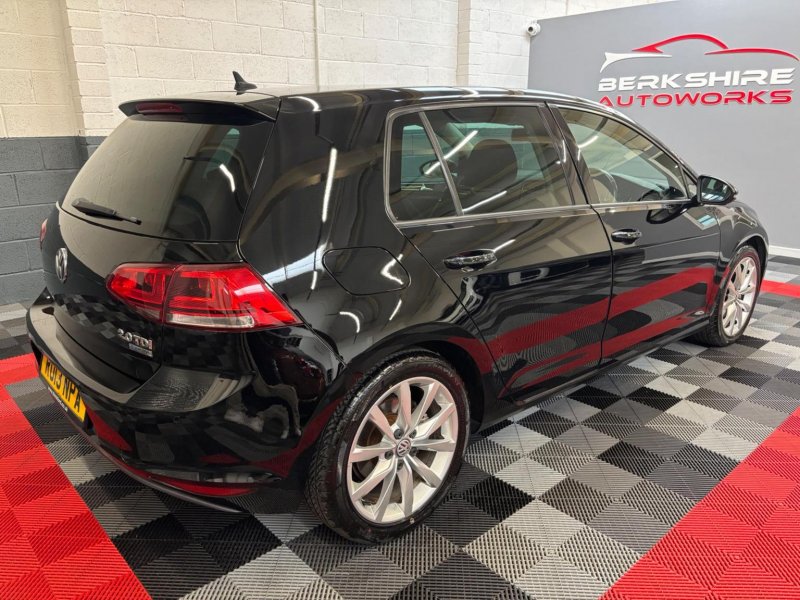 VOLKSWAGEN GOLF